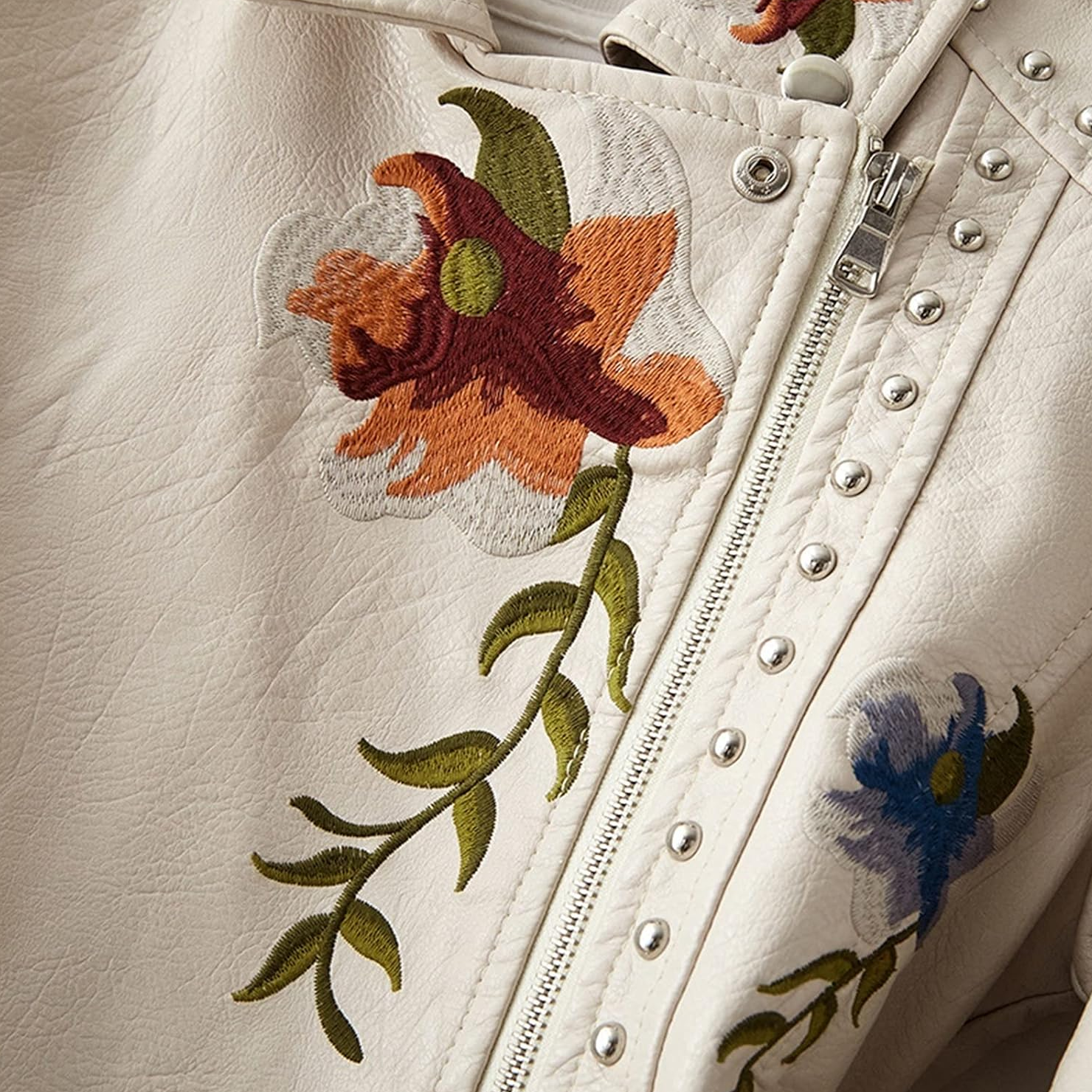 Sofia™ | Stilfuld Bikerjakke med Blomstret Broderi