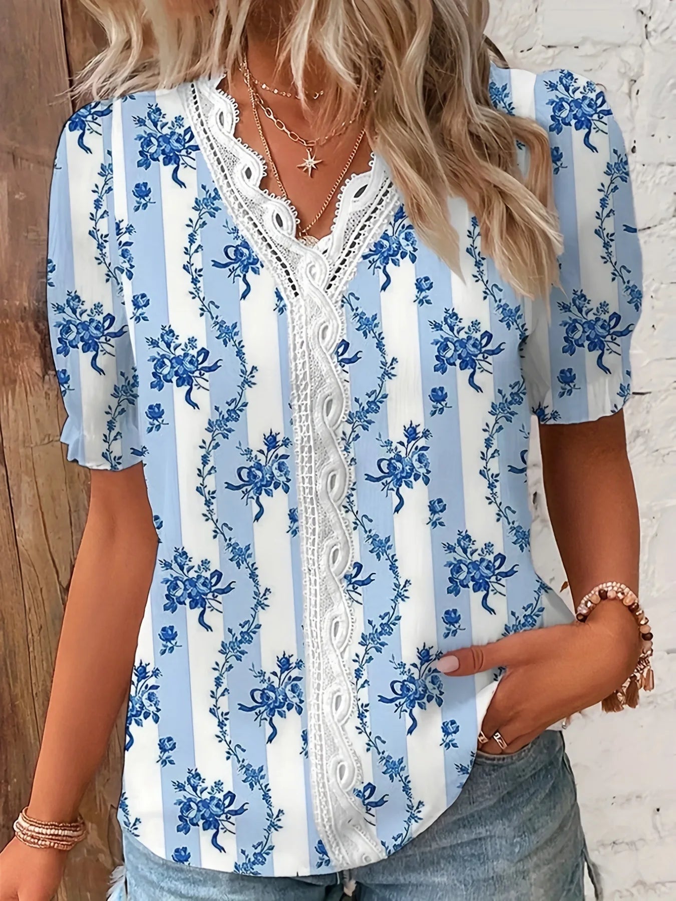 Sofia™  | Blomster Blonde V-Hals Bluse